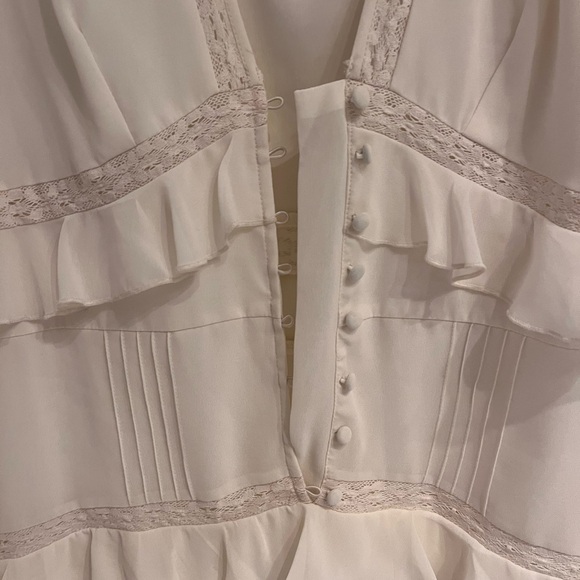 ASOS Design button through lace insert tiered midi dress in ivory - Picture 7 of 8